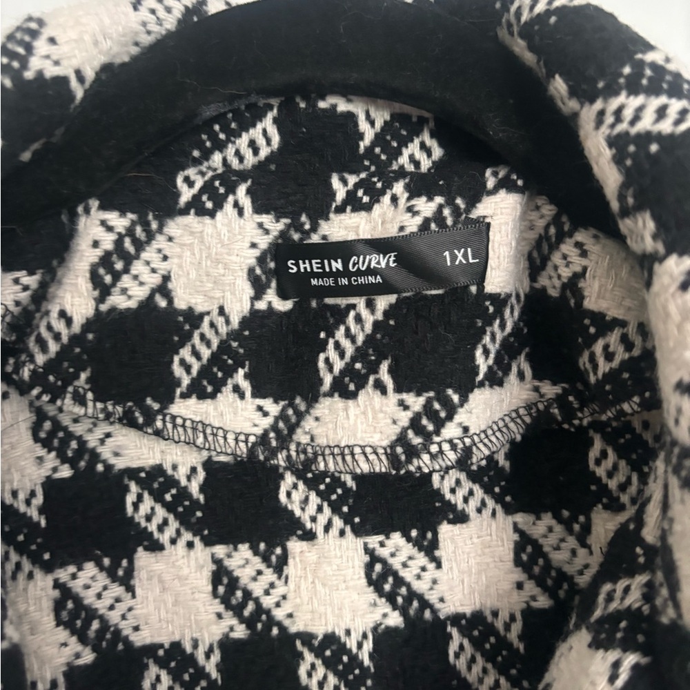 Women’s Houndstooth Cape Tie Waist Coat - Picture 2 of 5